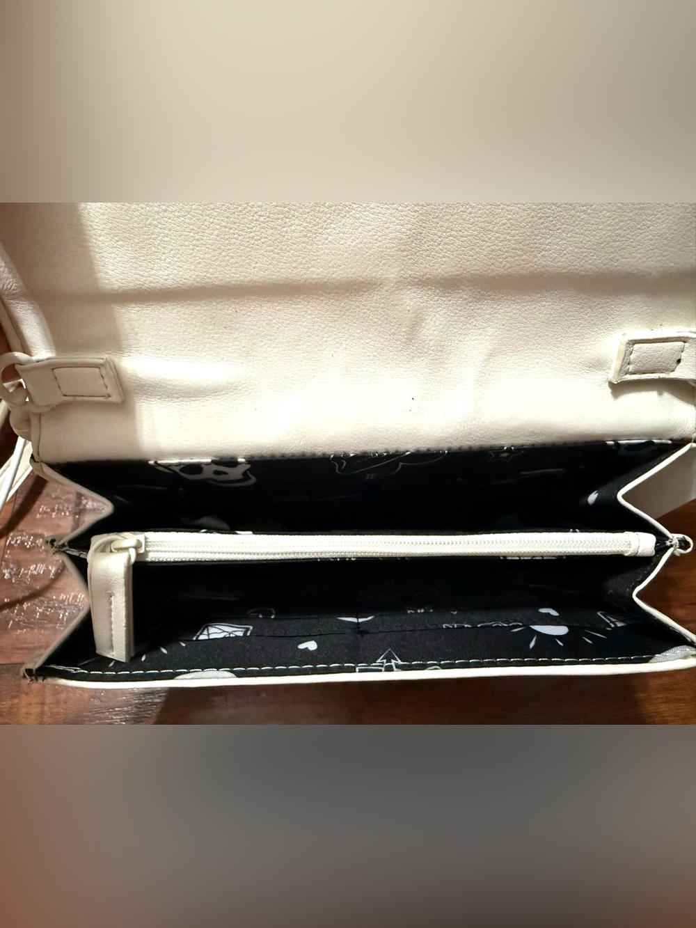 Betsey Johnson Bag-New - Picture 4 of 5